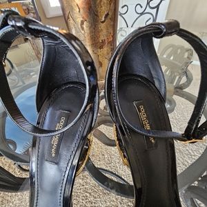 Dolce & Gahanna Keira R 105/DG 100%Authentic. Proof of purchase available.